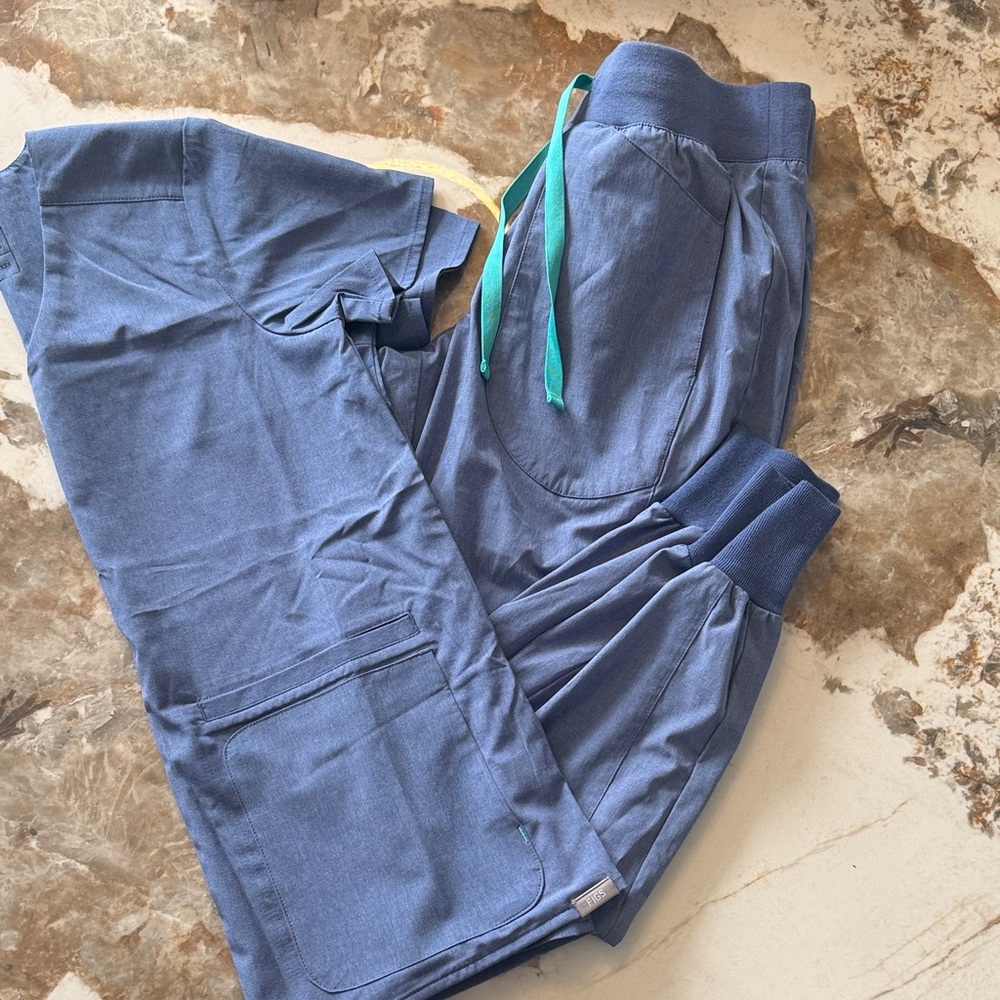 Figs Slate Ankle Jogger Pants with Teal Drawstring and xxs top EAC collection